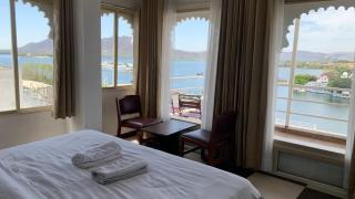 Peacock Guest House - Lake View Hotel In Udaipur - Udaipur - 1