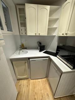 Parisian Stay in a Cosy Flat - République - París - 2