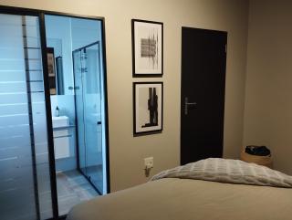 Modern apartment in WaterfaII City - 1