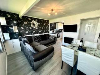 Family Chalets - 5 mins walk to beach, nr Great Yarmouth & Norfolk Broads - Scratby - 6