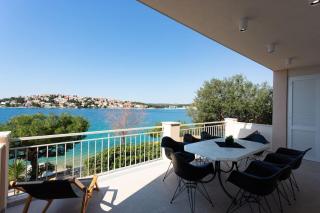 Villa Sea Touch - beachfront, with a heated pool - Rogoznica - 7