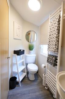 Luxury 2 Bed Static Caravan Willingham - 3