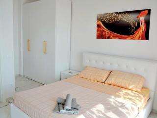 See view, private parking, Vila Zog - Panoramic Apartment - Durazzo - 0