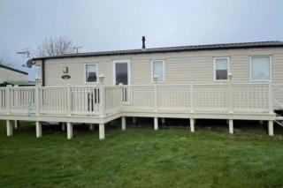 Beautiful two bedroom caravan with decking - Eastchurch - 0