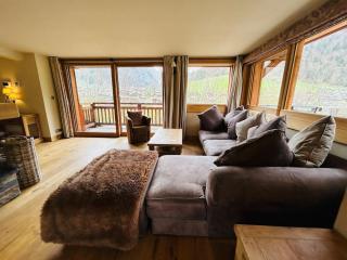 Chalet Mary - Central Morzine with Hot Tub & Sauna - Morzine - 0