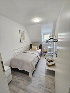 Ferienhaus am Stadtpark, 3 Schlafzimmer, Wozi mit Bett und Schalfsofa,Businesswohnung, Monteurezimmer - Salzgitter - 3