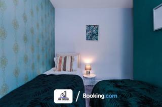3 Bed House With Parking By NYOS PROPERTIES Short Lets & Serviced Accommodation Manchester - Manchester - 8