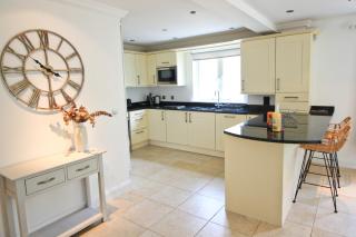 CLOSE TO BEACH, dogs welcome, private garden - St Merryn - 5