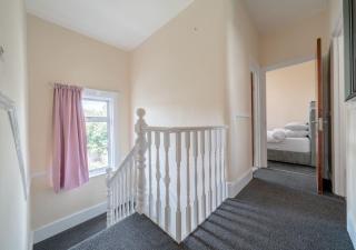 Spacious 4-bedroom House Free parking - Goodmayes - 4
