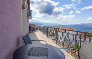 Stunning Apartment In Novi Vinodolski - Novi Vinodolski - 1