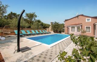 Stunning Home In Pula With Kitchen - Pula - 0
