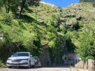 Aaron's Guest House - 4