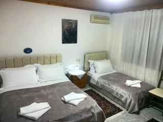 Aaron's Guest House - 1