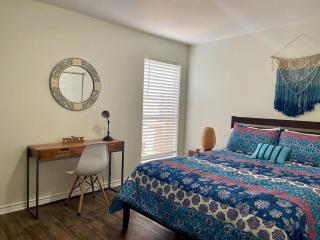 Cabo San Roman entire Condo with patio 5 min from Casino - Lake Charles - 2