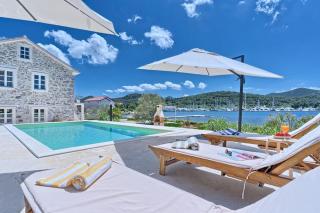Villa Blue Bay - Sutomišćica - 0