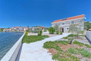 Villa Blue Bay - Sutomišćica - 4