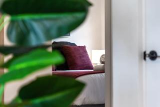 Coastal Comfort - Steps From The Beach - Gold Coast - 1