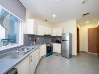 Spacious 2 Bedroom Apartment in Tecom - Dubai - 2
