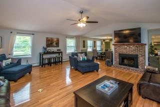Spacious North Conway Home AC Hot tub and Games - 7