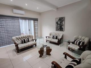 2 Bedroom Private Retreat - Bloemfontein - 7