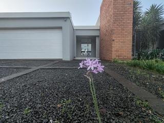 2 Bedroom Private Retreat - Bloemfontein - 0