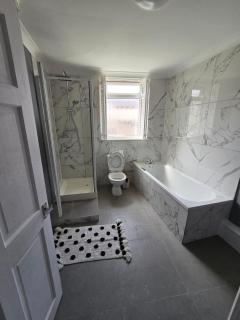 Light-Filled 3-Bedroom Apartment in Liverpool sleep 7 - Liverpool - 3