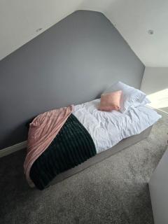 Light-Filled 3-Bedroom Apartment in Liverpool sleep 7 - Liverpool - 4