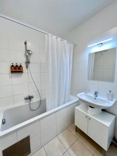 Funky Apartment near Central Station Free Parking - 5