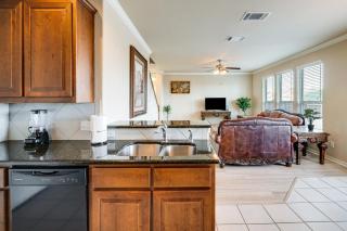Pet-Friendly Irving Townhome with Patio and Grill! - Irving - 1