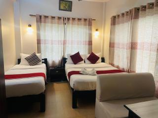 Hotel Rise Inn And Apartment - Pokhara - 2
