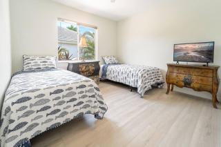 ELEVATED 342 - Sunny Waterfront Pool and Spa 3 Bed home - Marco Island - 3