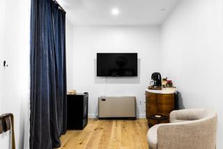 West Market Square, Coffee Shop, Fast Wifi, Downtown Room # 103 - Bangor - 4