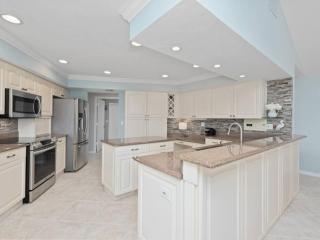 ELEVATED 106 - Spacious 3 Bedroom Waterside Pool Home - Marco Island - 6