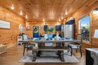 Red Sky Retreat - Sevierville - 1