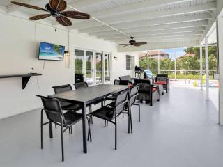 ELEVATED 1152 - Serene Family friendly 4 bed pool home - Marco Island - 4