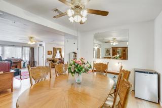 Peaceful Home with Yard 13 Mi to Downtown Houston! - Houston - 3