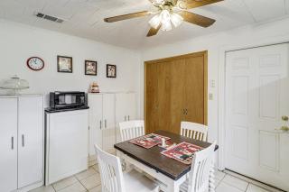 Peaceful Home with Yard 13 Mi to Downtown Houston! - Houston - 1