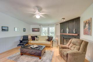 Deck and Views Secluded Retreat in Fairview! - Fairview - 7