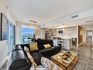 Luxury Waterfront Suite with Great Views - Hallandale Beach - 6