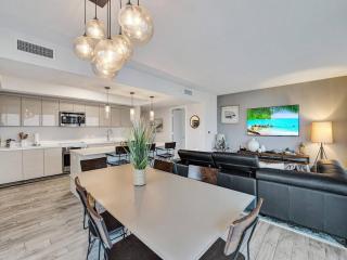 Luxury Waterfront Suite with Great Views - Hallandale Beach - 5
