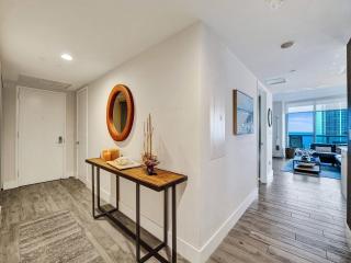 Luxury Waterfront Suite with Great Views - Hallandale Beach - 1