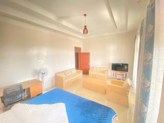 Luxurious very spacious 6 bedrooms villa with pool located in Gacuriro,close to simba center and a 12mins drive to downtown kigali - Kigali - 7