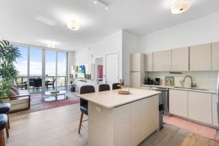 Top Floor Luxury Penthouse with Private Roof Deck - Hallandale Beach - 7