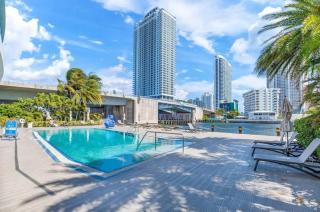 Top Floor Luxury Penthouse with Private Roof Deck - Hallandale Beach - 5