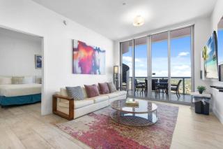 Top Floor Luxury Penthouse with Private Roof Deck - Hallandale Beach - 1
