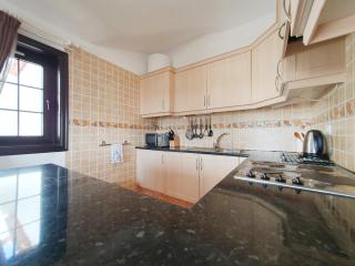 Hajnalka Apartman - heated pool and partial ocean views - San Miguel de Abona - 4