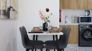 Opulent 2BR Duplex Apartment in Masdar City - Abu Dhabi - 1