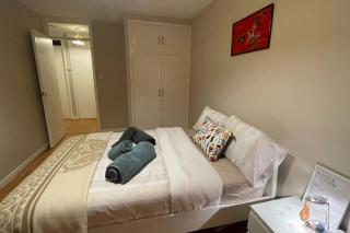 Cosy Flat for 4, Family Friendly, Private Parking, Close to Central London - Londres - 2