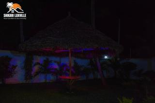 Shikari Luxville - Vipingo - 5