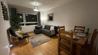 Cosy Flat for 4, Family Friendly, Private Parking, Close to Central London - Londres - 7